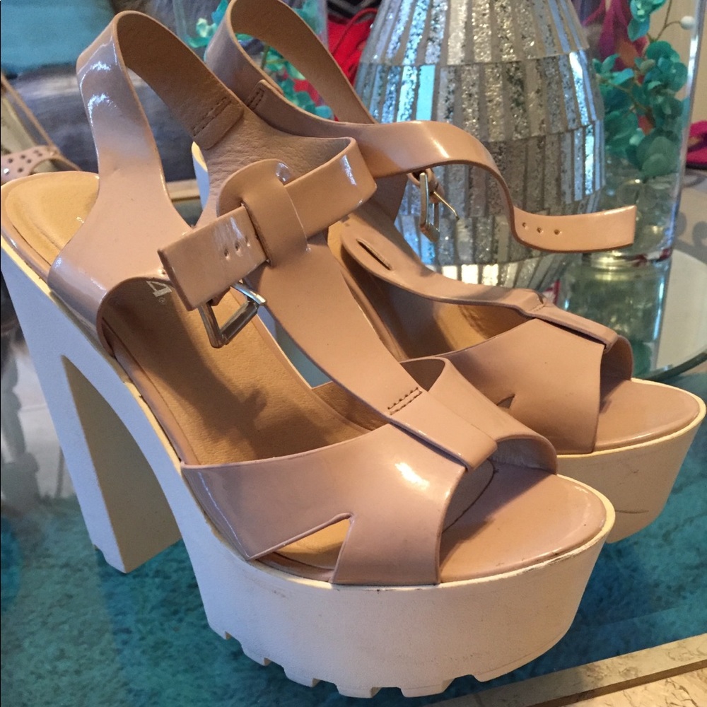 Nude platform